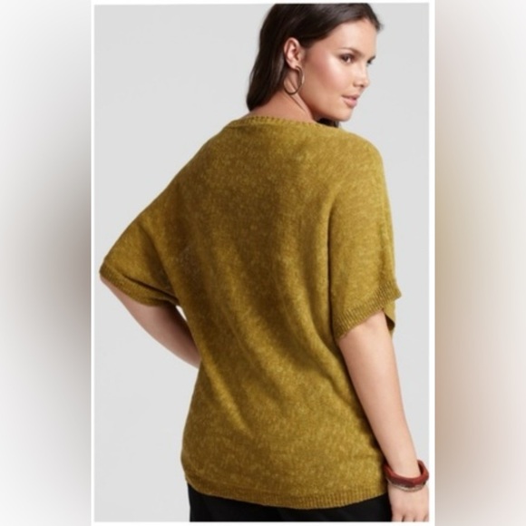 Eileen Fisher Sweaters - Eileen Fisher Mélange Linen Grain V-Neck Oval Top Size small sweater